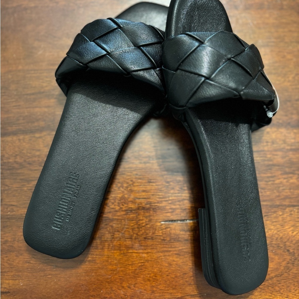 Black Minimalist Flats with Woven Detail - Picture 2 of 7